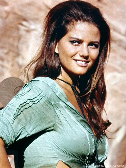Claudia Cardinale jung